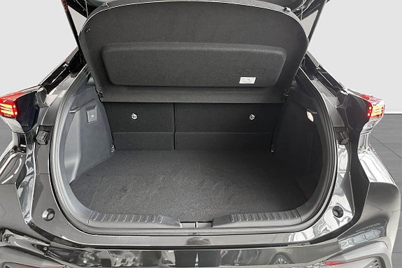 Toyota C-HR 11 of 11
