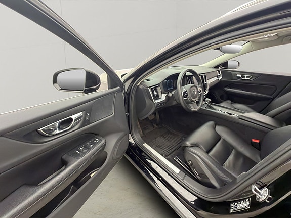 Volvo V60 12 of 30