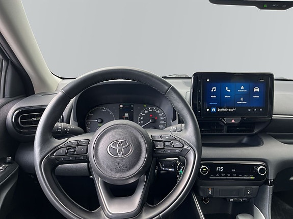 Toyota Yaris 11 of 12