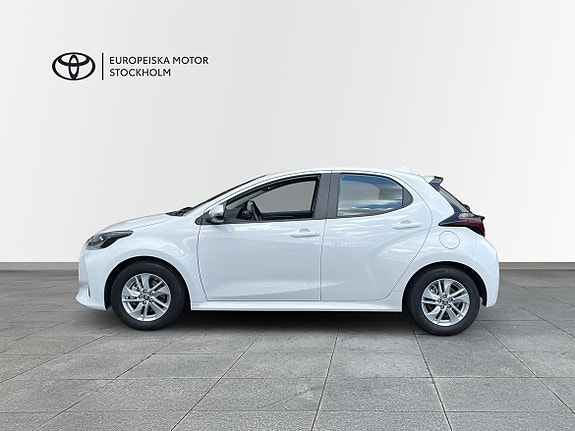 Toyota Yaris 5 of 12