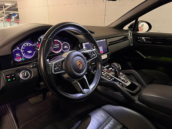 Porsche Cayenne 4 of 14