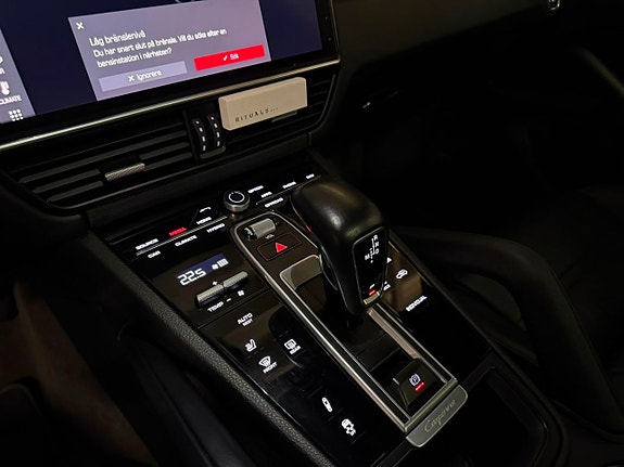 Porsche Cayenne 8 of 14