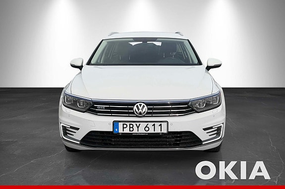Volkswagen Passat 6 of 13