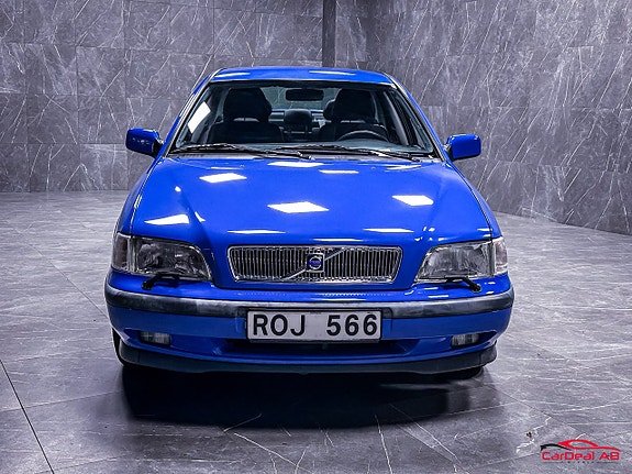 Volvo S40 2 of 23