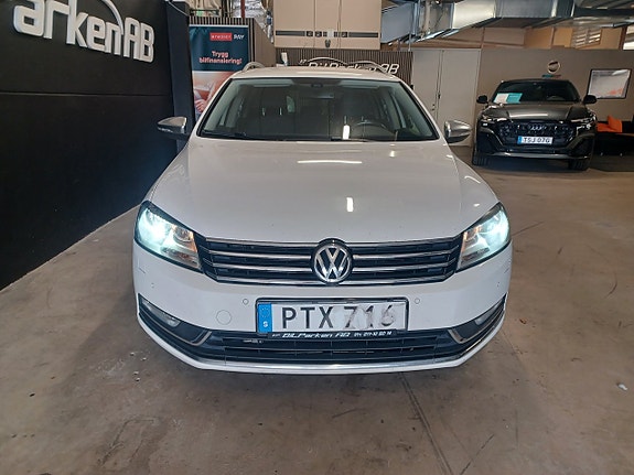 Volkswagen Passat 3 of 17