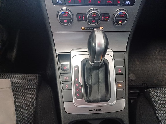 Volkswagen Passat 16 of 17