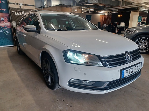 Volkswagen Passat 4 of 17