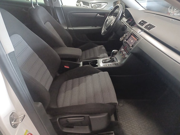Volkswagen Passat 8 of 17