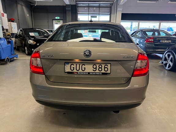 Skoda Rapid 6 of 22