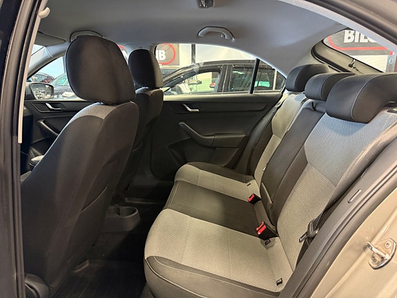 Skoda Rapid 14 of 22