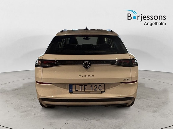 Volkswagen T-Roc 4 of 10