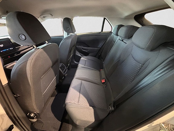 Volkswagen T-Roc 8 of 10