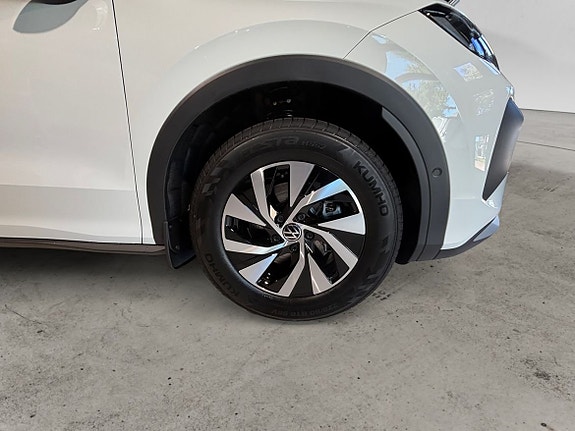 Volkswagen T-Roc 6 of 10