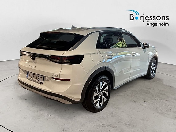 Volkswagen T-Roc 3 of 10