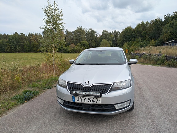 Skoda Rapid Spaceback 2 of 6