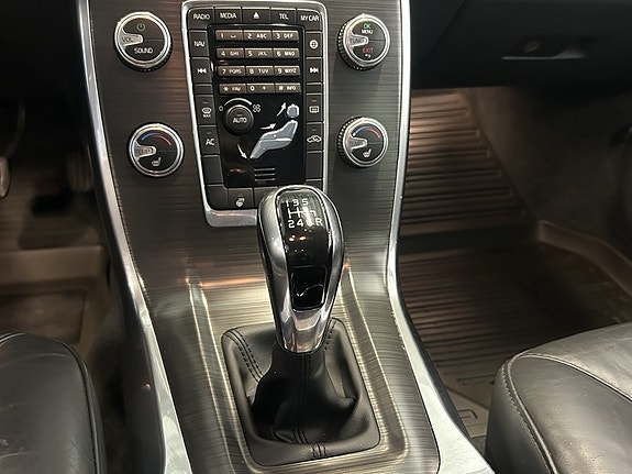 Volvo V70 16 of 24