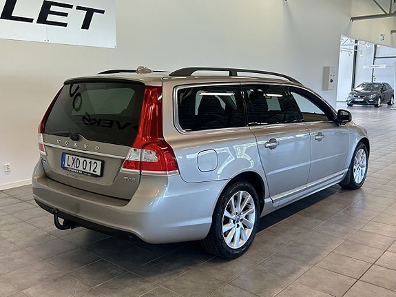 Volvo V70 5 of 22