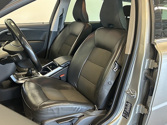 Volvo V70 11 of 24