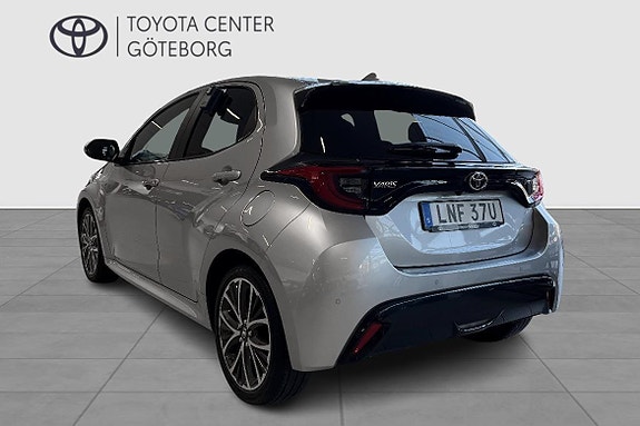 Toyota Yaris 3 of 15