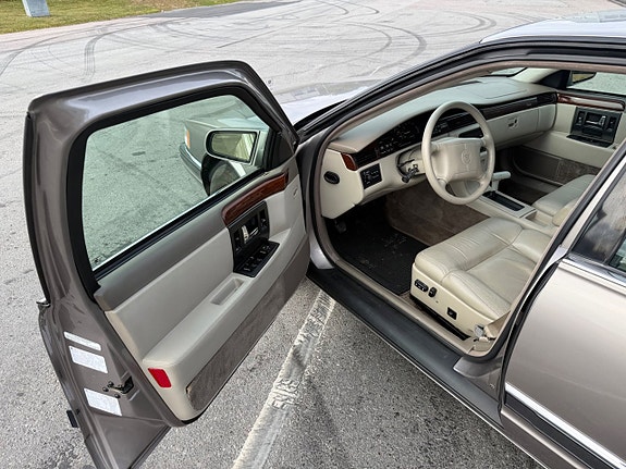 Cadillac Seville 9 of 16