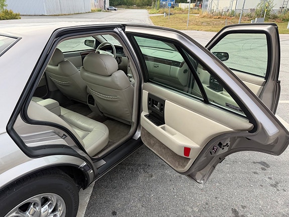 Cadillac Seville 12 of 16
