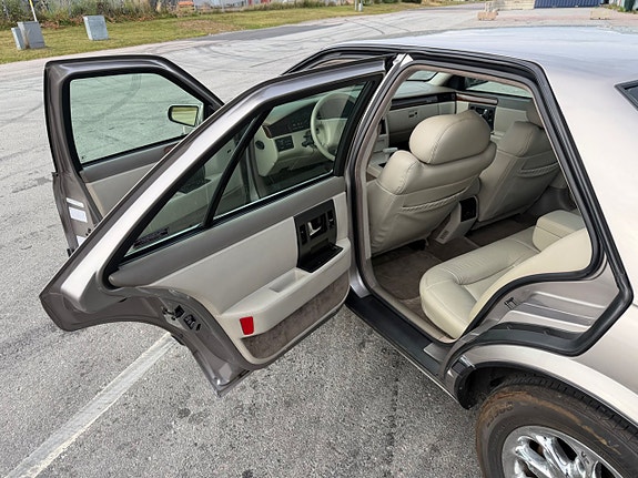 Cadillac Seville 10 of 16