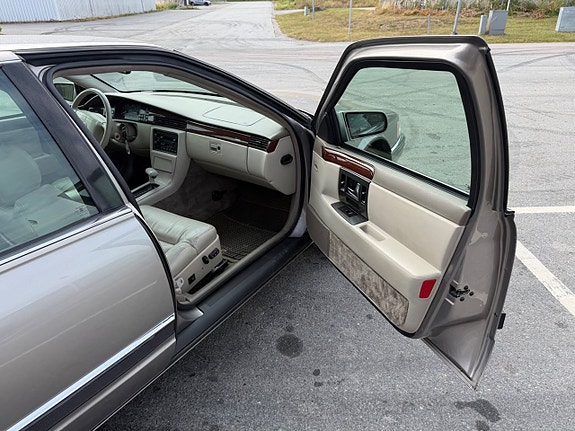 Cadillac Seville 11 of 16