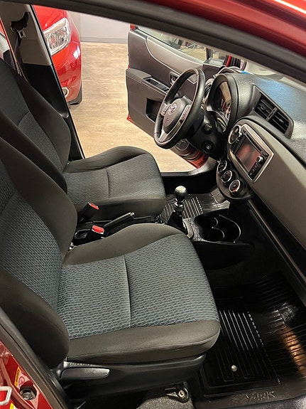 Toyota Yaris 16 of 20