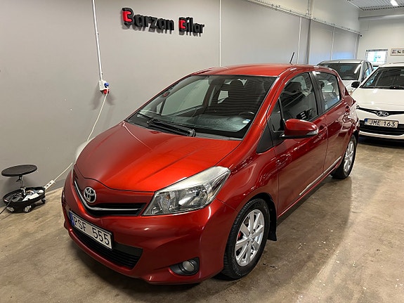 Toyota Yaris 2 of 20