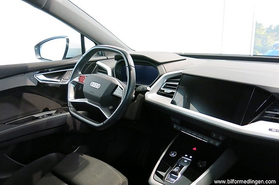 Audi Q4 e-tron 9 of 15