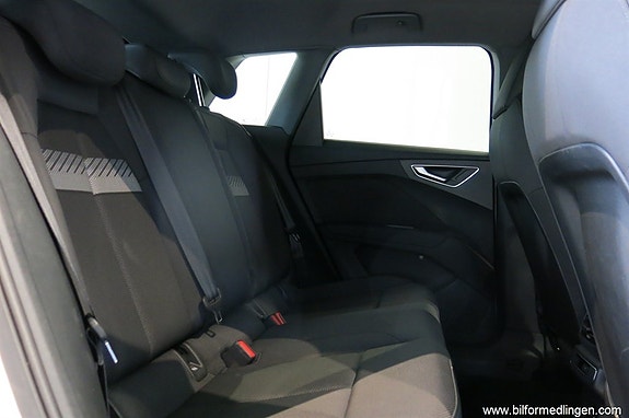 Audi Q4 e-tron 8 of 15