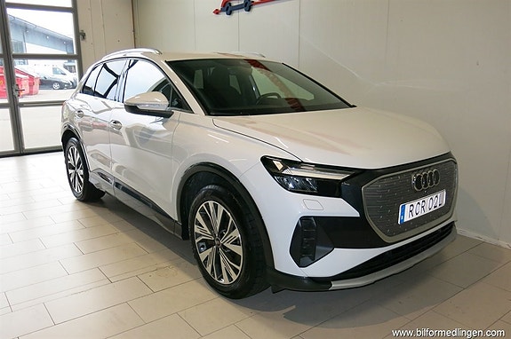 Audi Q4 e-tron 3 of 15