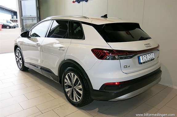 Audi Q4 e-tron 6 of 15