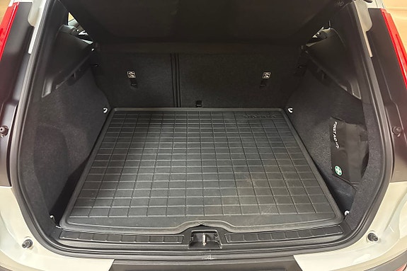 Volvo XC40 13 of 14