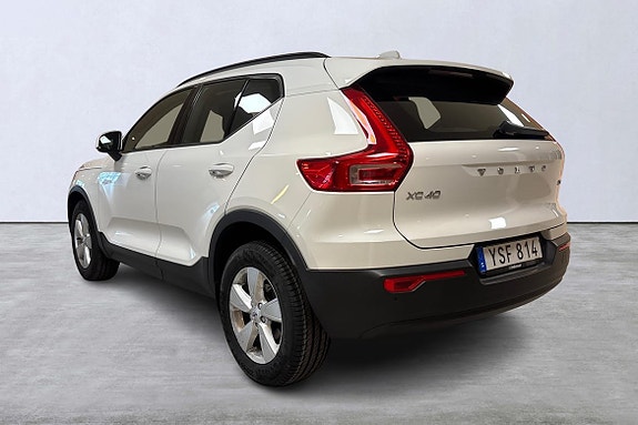 Volvo XC40 4 of 14