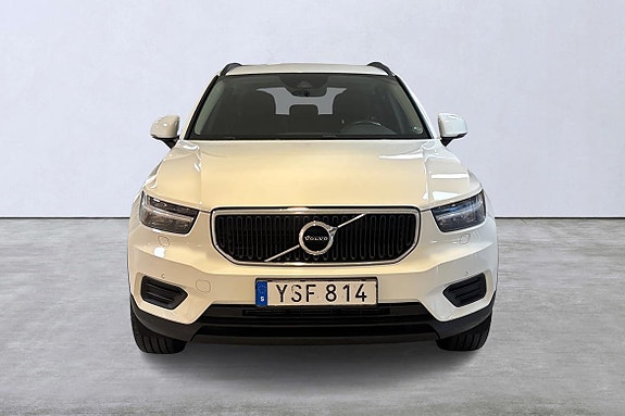 Volvo XC40 7 of 14