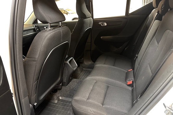 Volvo XC40 12 of 14