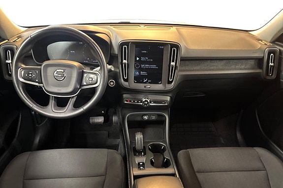 Volvo XC40 9 of 14