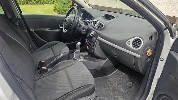 Renault Clio 2 of 11