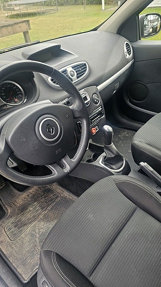 Renault Clio 7 of 11
