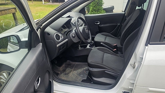 Renault Clio 6 of 11