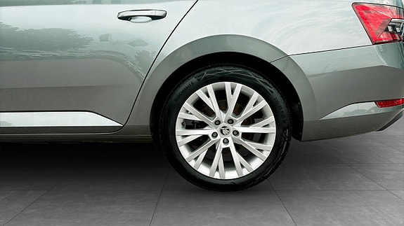 Skoda Superb 6 of 14