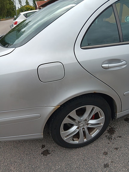 Mercedes-Benz E200 6 of 10