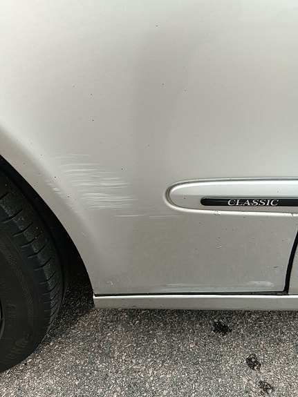 Mercedes-Benz E200 5 of 10