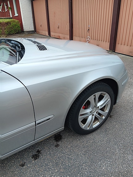 Mercedes-Benz E200 8 of 10