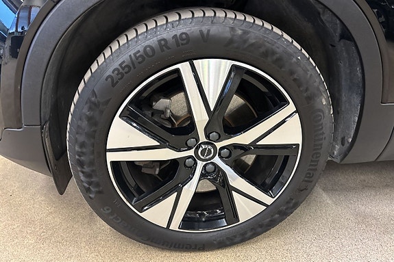 Volvo XC40 4 of 20