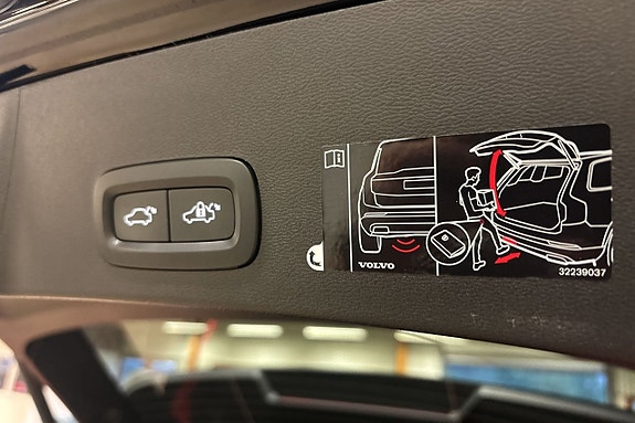 Volvo XC40 8 of 20