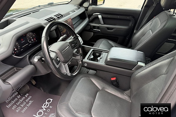 Land Rover Defender 130 14 of 18