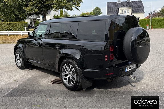 Land Rover Defender 130 17 of 18