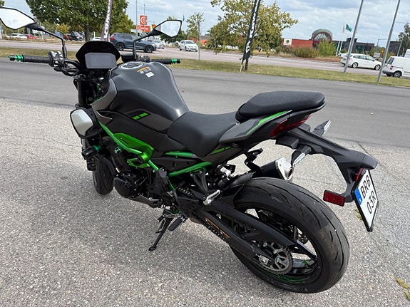 Kawasaki Z900 4 of 4